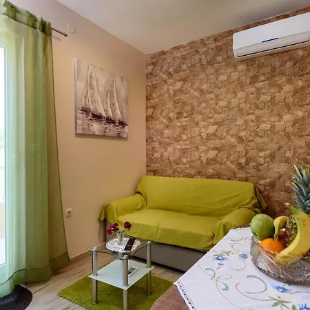 Tatinja A5-6 Apartment Trogir